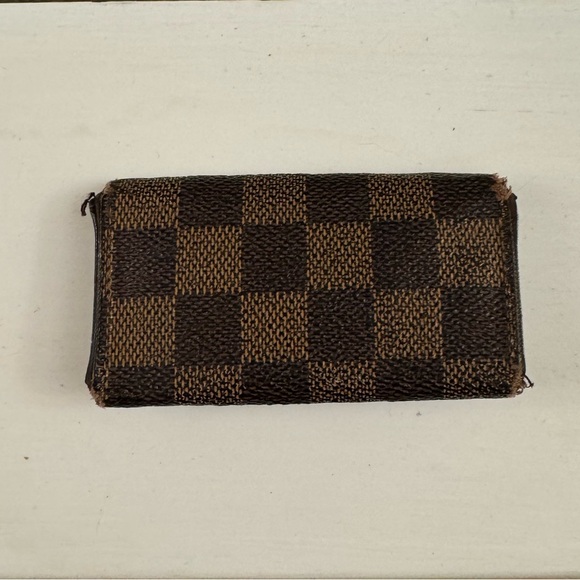 Louis Vuitton Damier Key Pouch - Picture 2 of 3